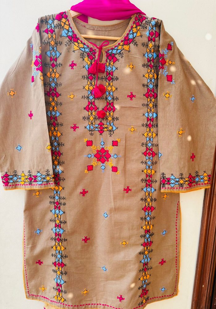 Sahraa-e-Gul handmade embroidery 3 piece