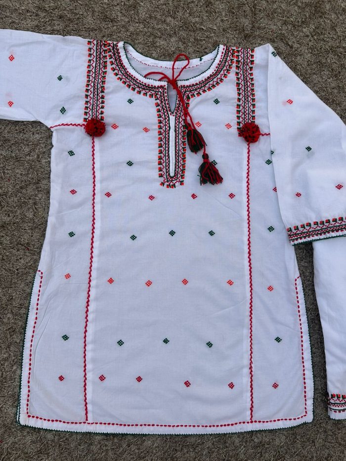 Satrangi Safaid – A Traditional Embroidered Classic - Image 5