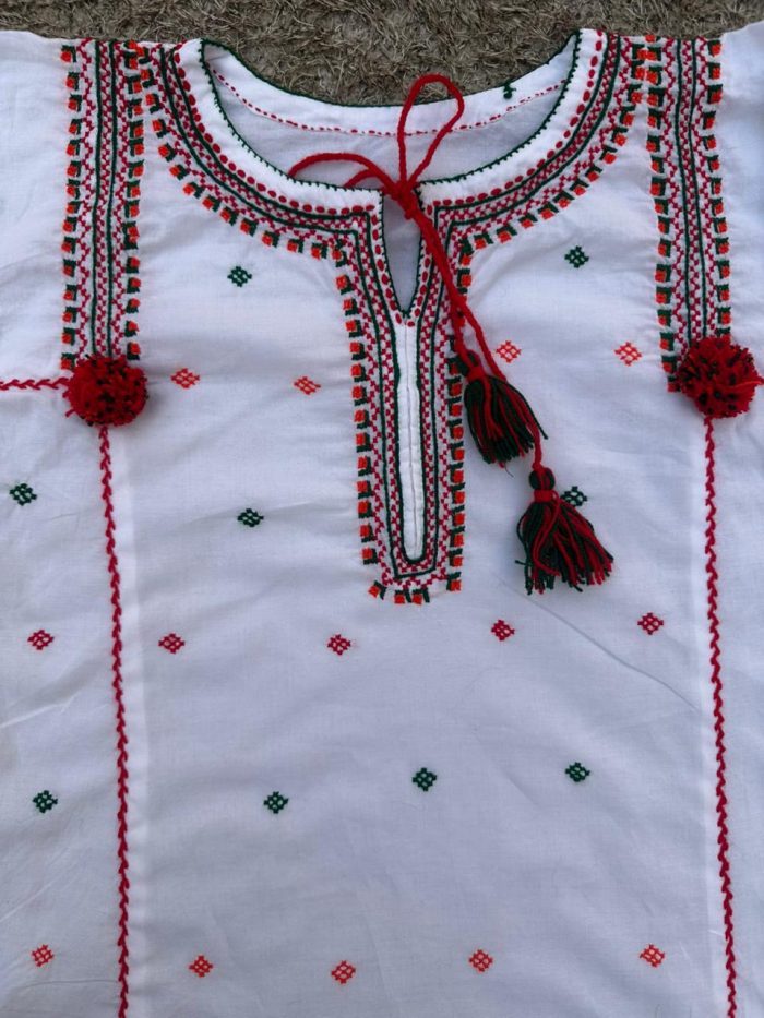 Satrangi Safaid – A Traditional Embroidered Classic - Image 4