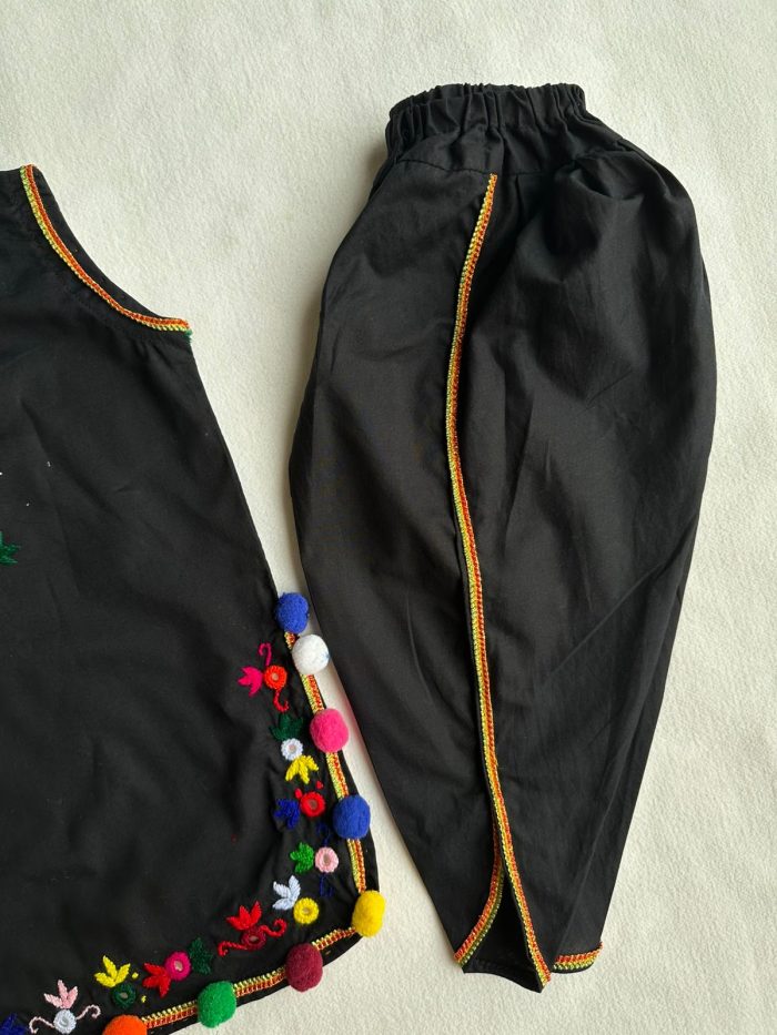 "Twinkle Black Charm" - Image 3