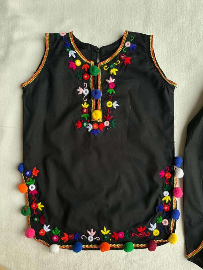 "Twinkle Black Charm"