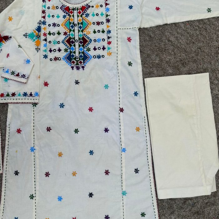 Noor-e-Rang Off-White Traditional Kurta