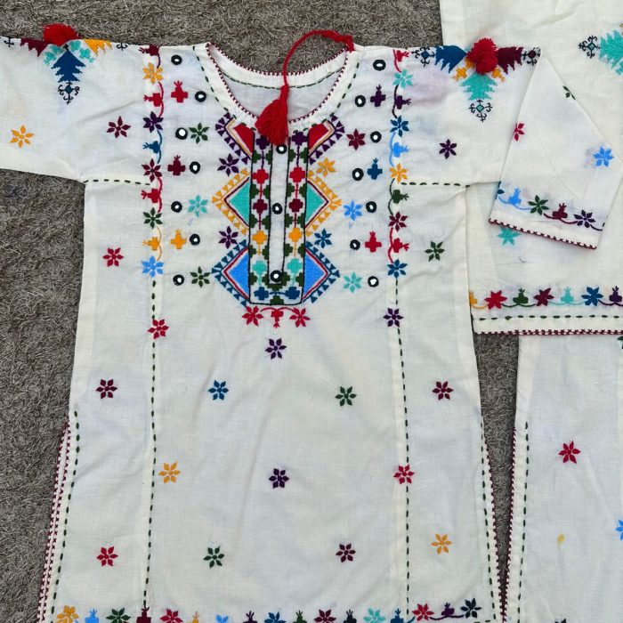 Noor-e-Rang Off-White Traditional Kurta