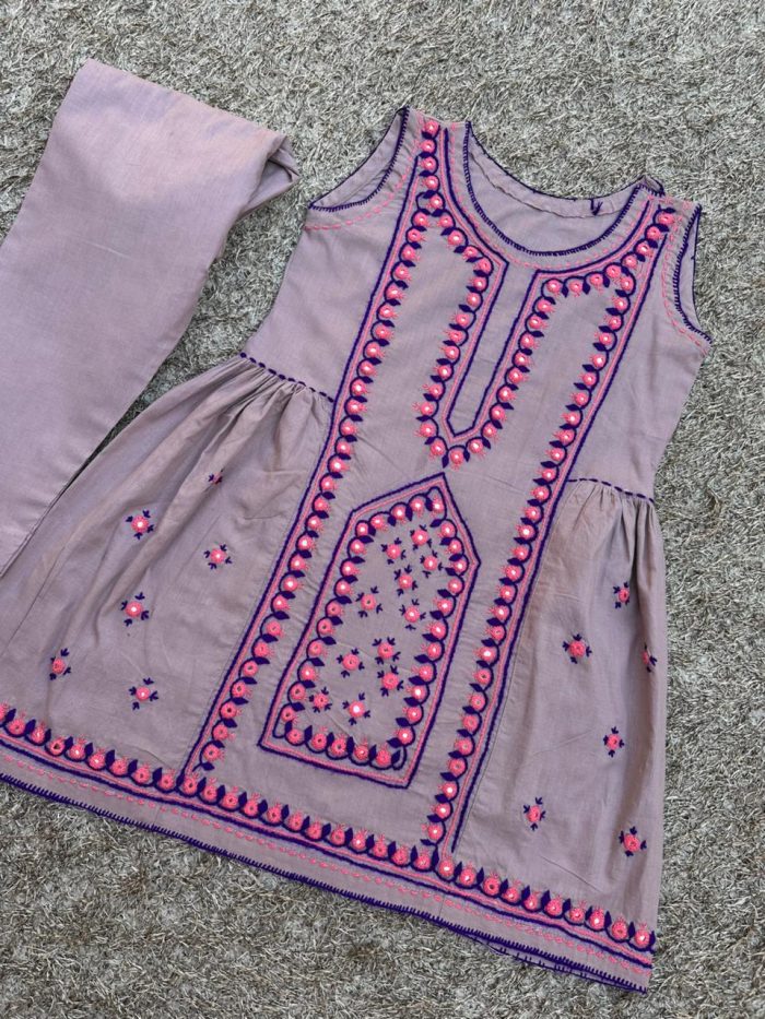 Gul-e-Mauve Mirror Touch Ensemble - Image 4