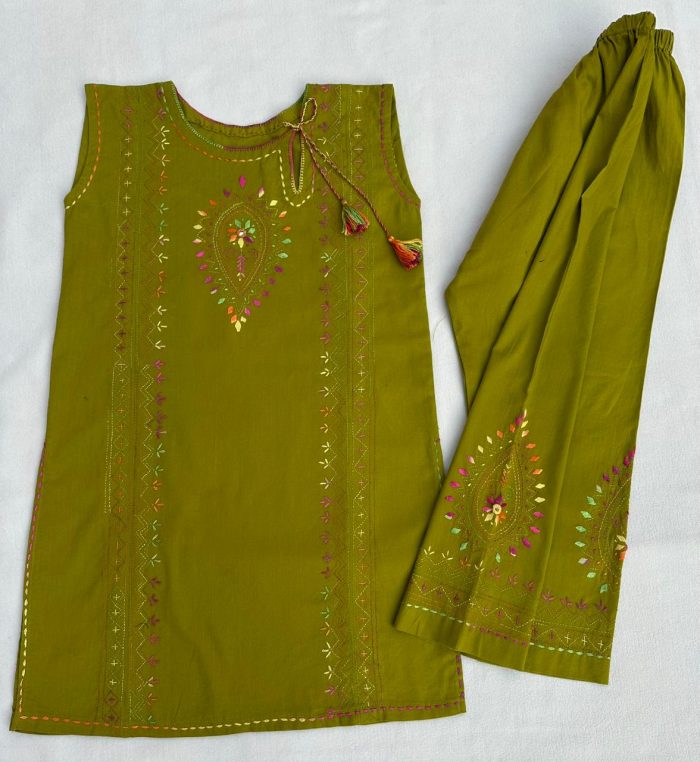 Hari Bahar – Kacha Tanka Embroidered Set