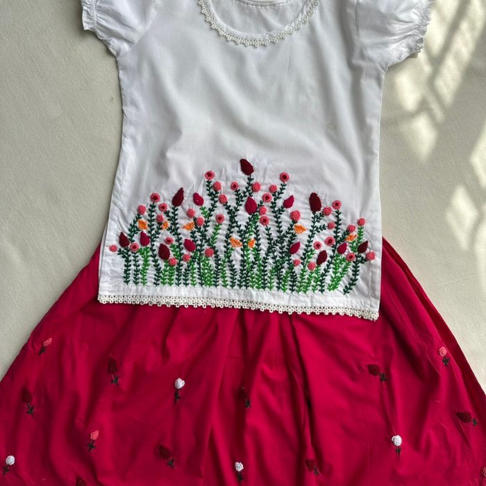 Gulaabi Noor – White & Pink Floral Lehenga Set