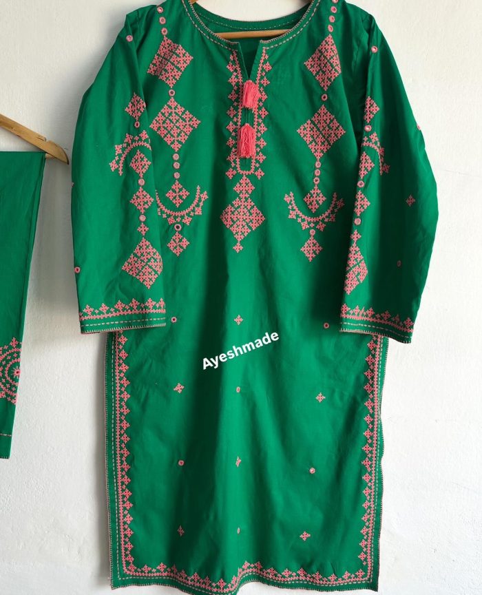 Classic Green Elegance – Dark Pink Gurmacho Hand Embroidery - Image 3